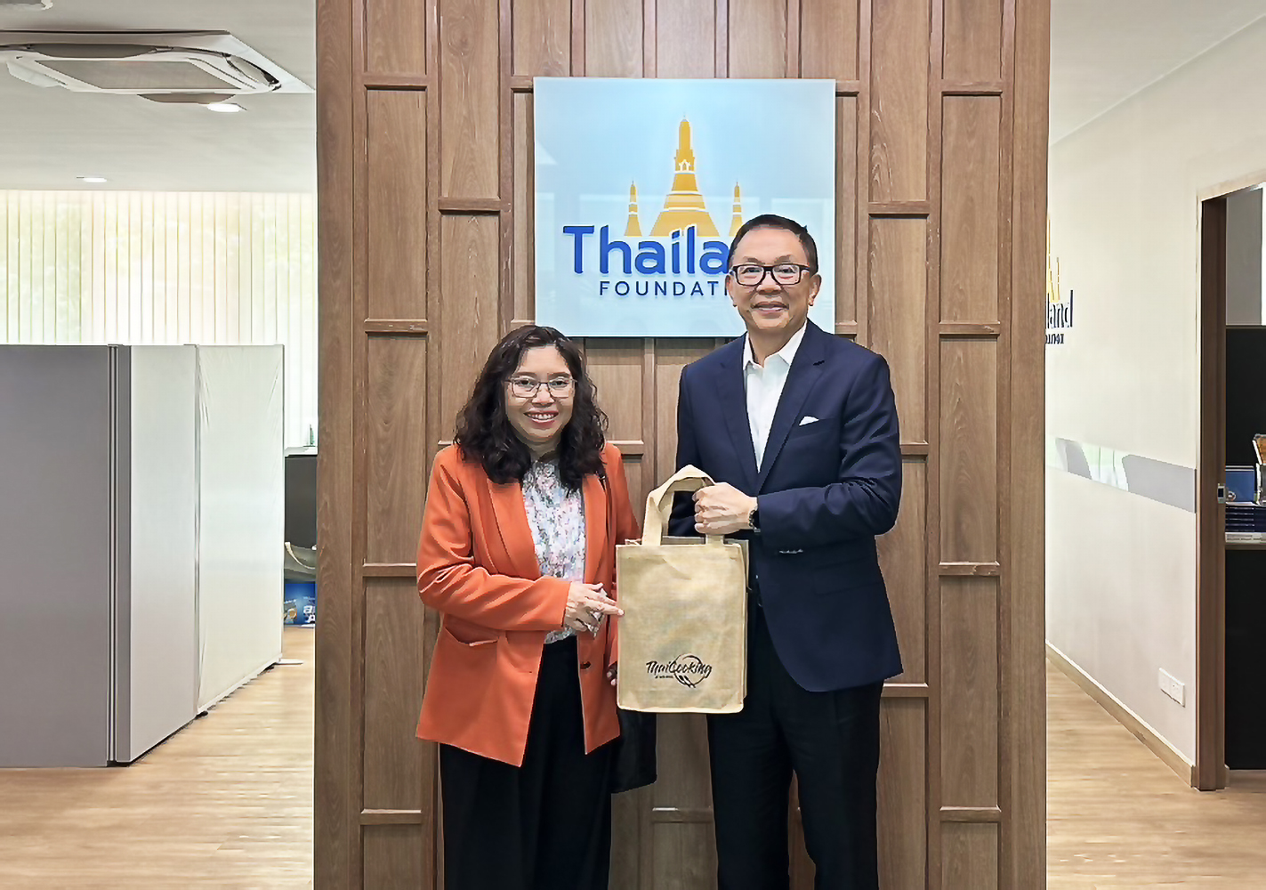 สถาบันฯ หารือความร่วมมือทางวิชาการร่วมกับ มูลนิธิไทย (Thailand Foundation)