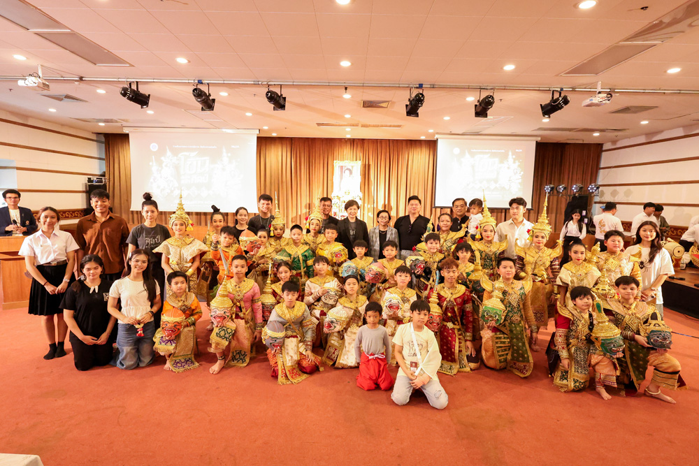 20260410-KhonPerformancing-01