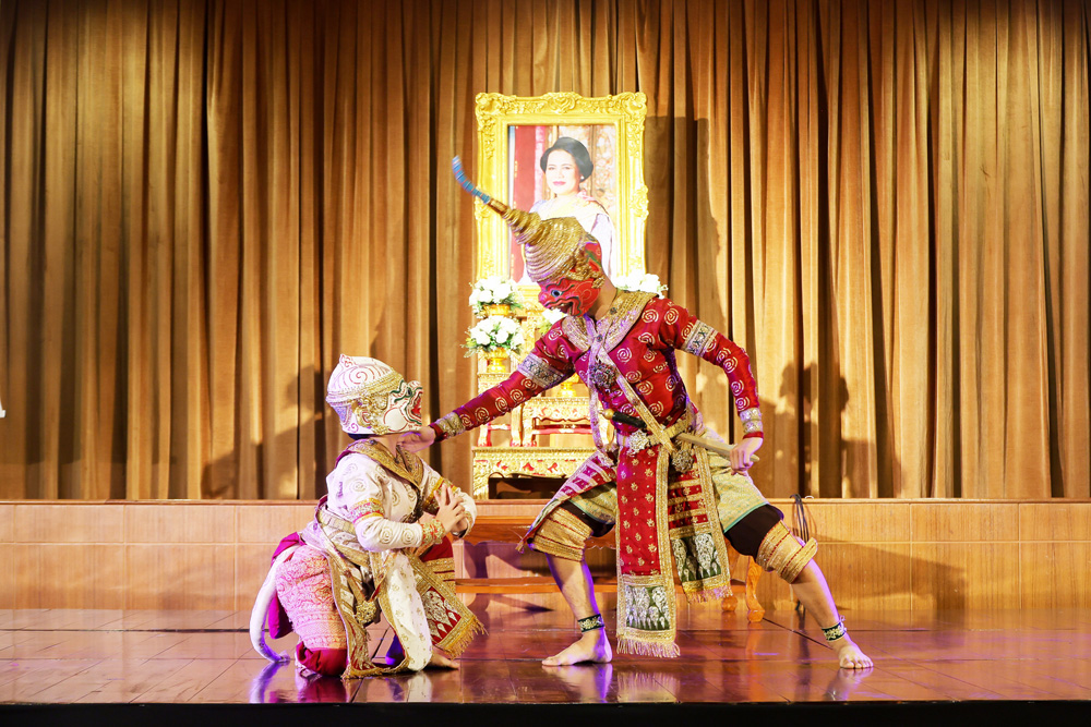 20260410-KhonPerformancing-10