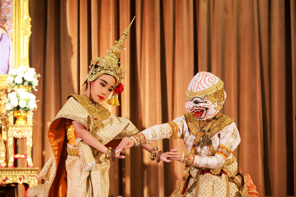 20260410-KhonPerformancing-11