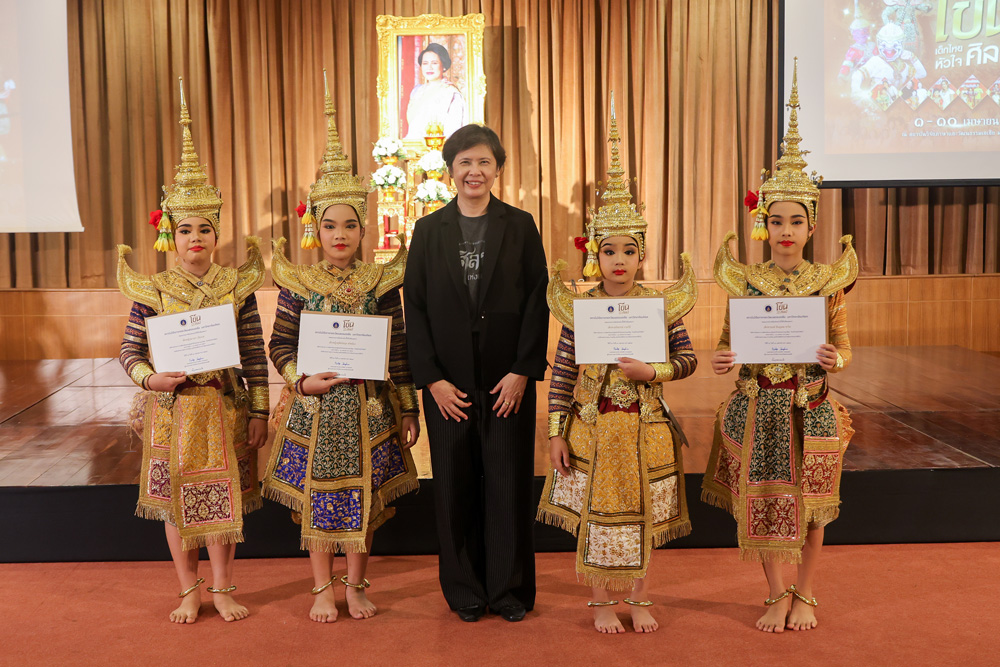 20260410-KhonPerformancing-22